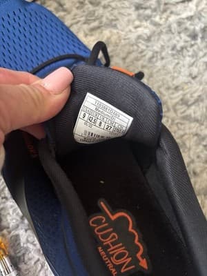 Brooks Tennis Shoes - Thumbnail 4