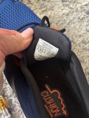 Brooks Tennis Shoes - Thumbnail 5