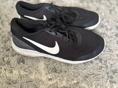 Nike shoes - Thumbnail 3