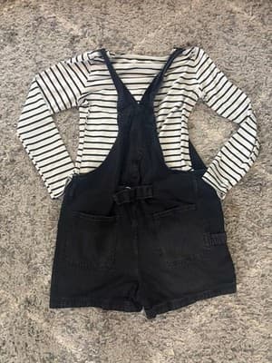 Overalls outfit - Thumbnail 3