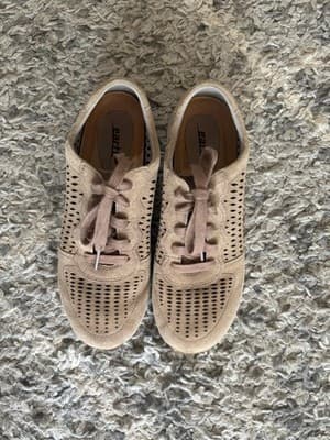 Earth shoes - Thumbnail 2