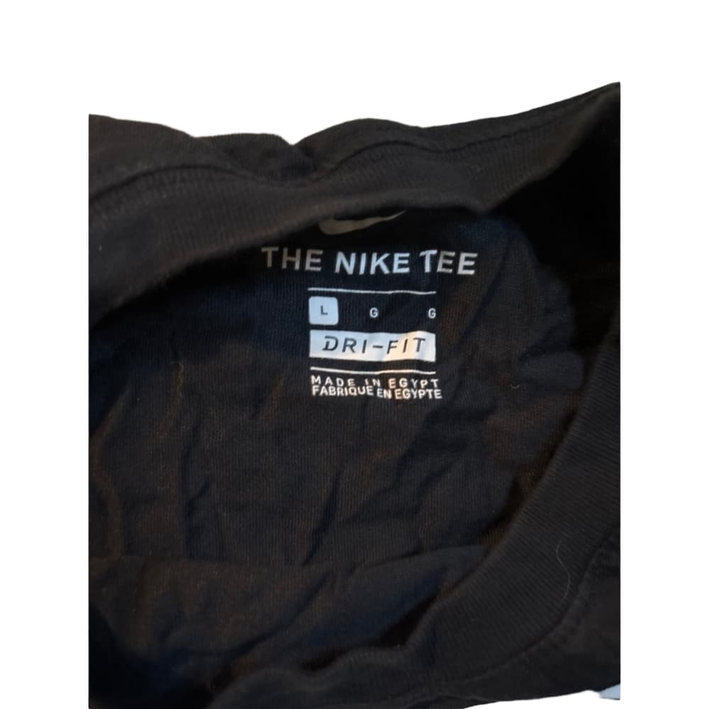 2 shirts - Thumbnail 3