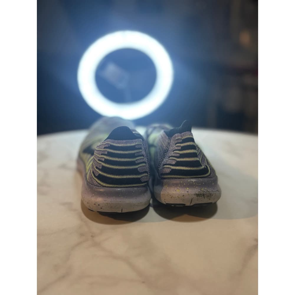 Nike shoe - Thumbnail 2
