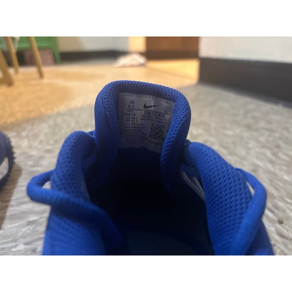 Nike shoes - Thumbnail 6