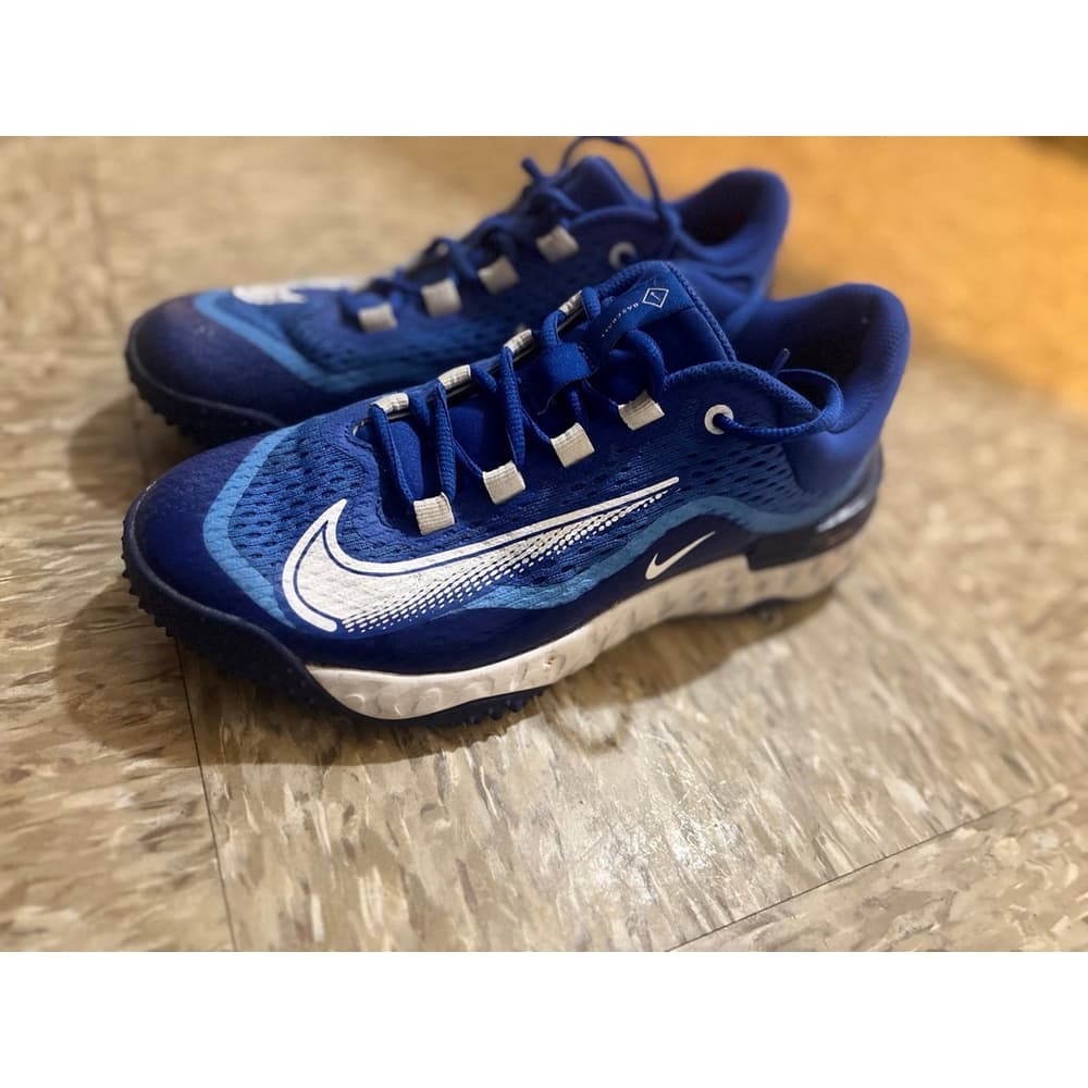 Nike shoes - Thumbnail 2