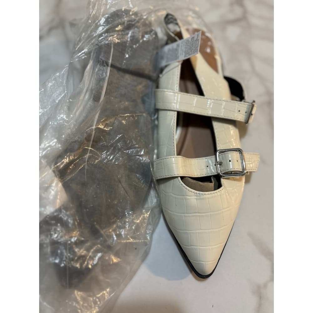 Old Navy shoes - Thumbnail 3