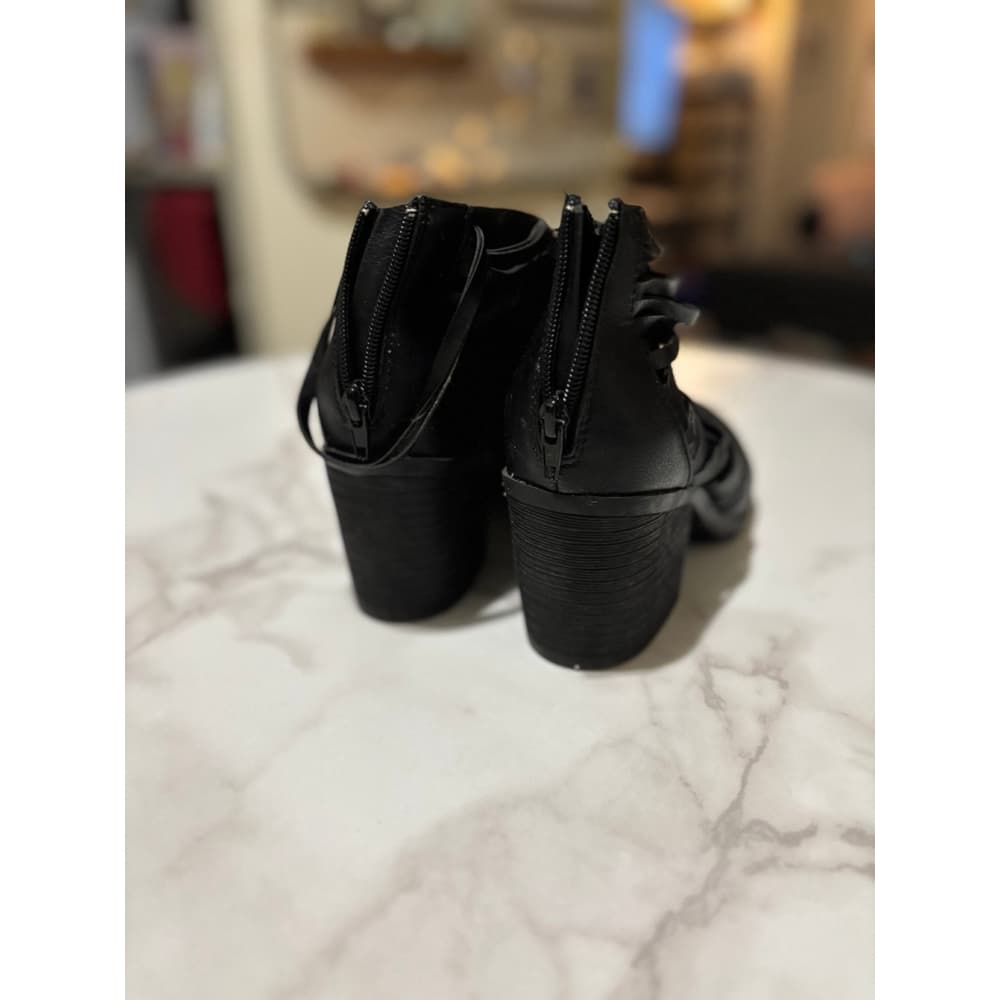 Black boots - Thumbnail 2