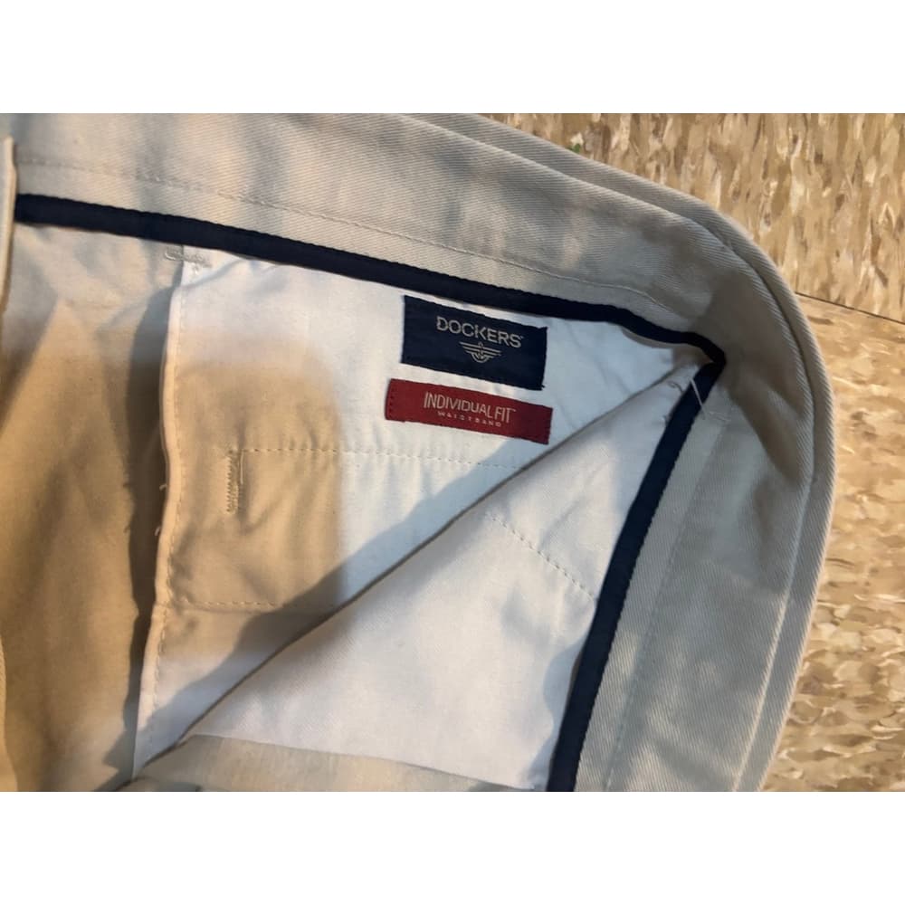 Dockers Kahki pants - Thumbnail 2