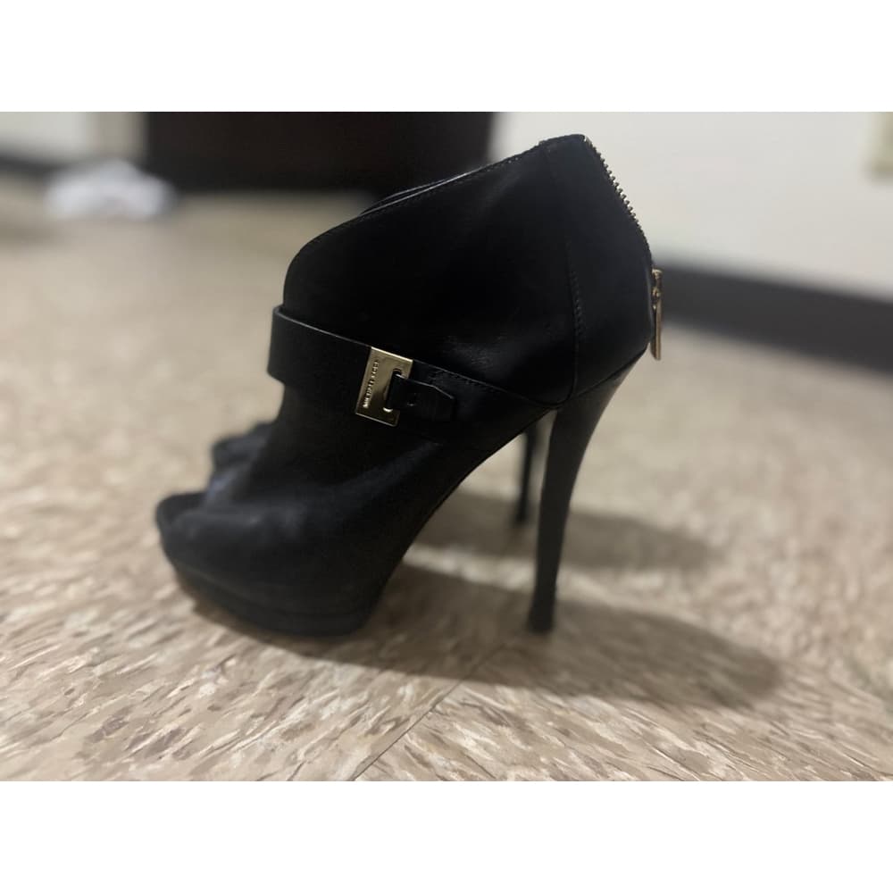 Michael Kors heels - Thumbnail 4