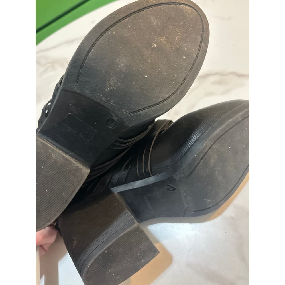 Clark’s boots - Thumbnail 4