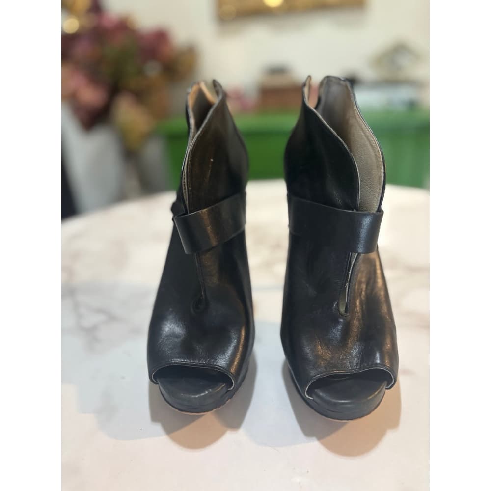 Michael Kors heels - Thumbnail 4
