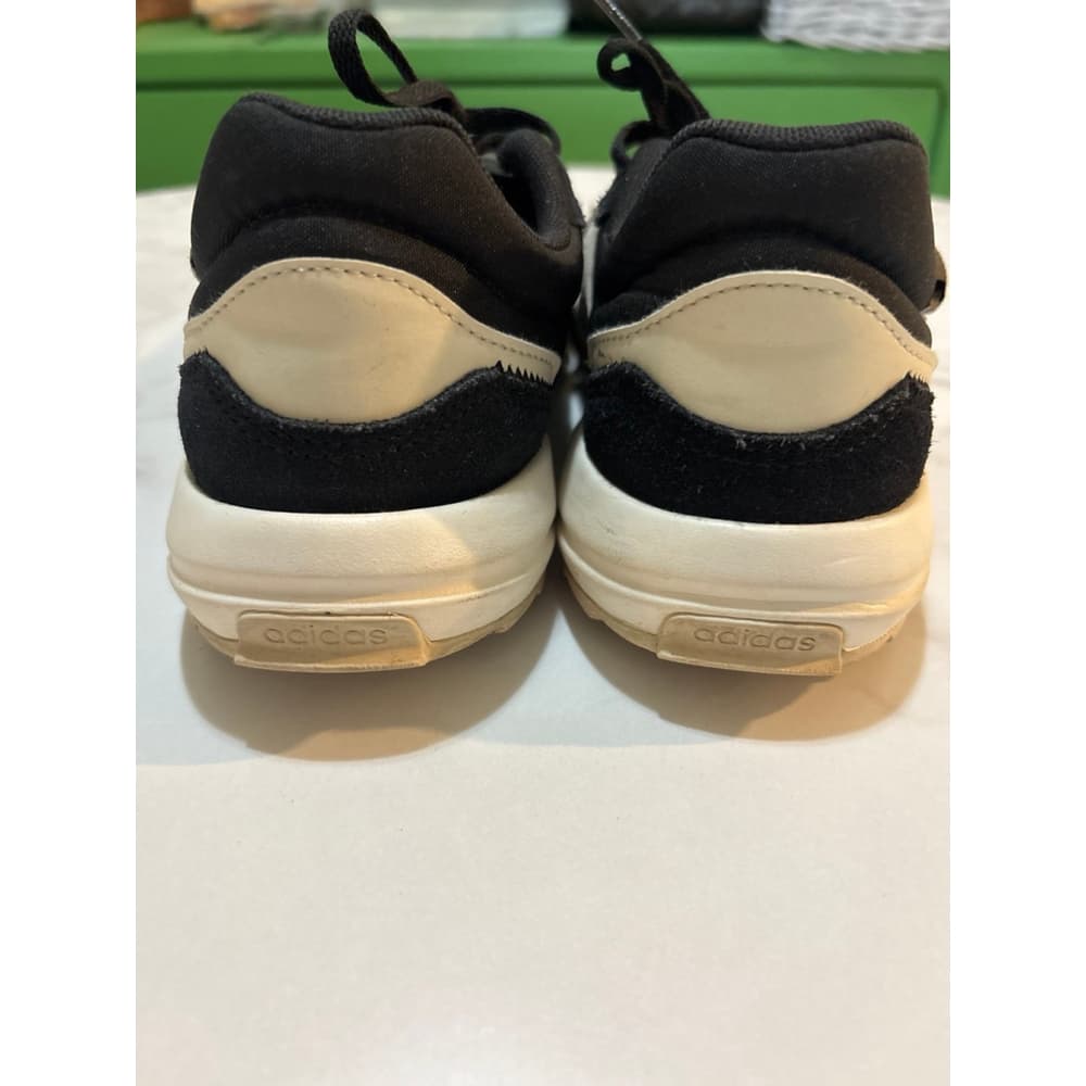 Adidas shoes - Thumbnail 3