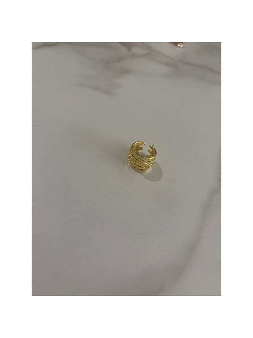 Gold toned ring - Thumbnail 2