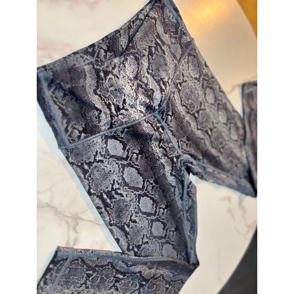 Victoria Secrets leggings - Thumbnail 2