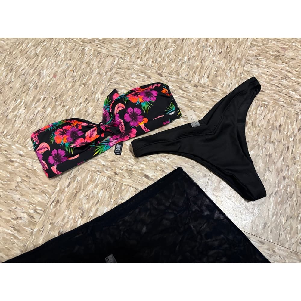 Mixed suit set
