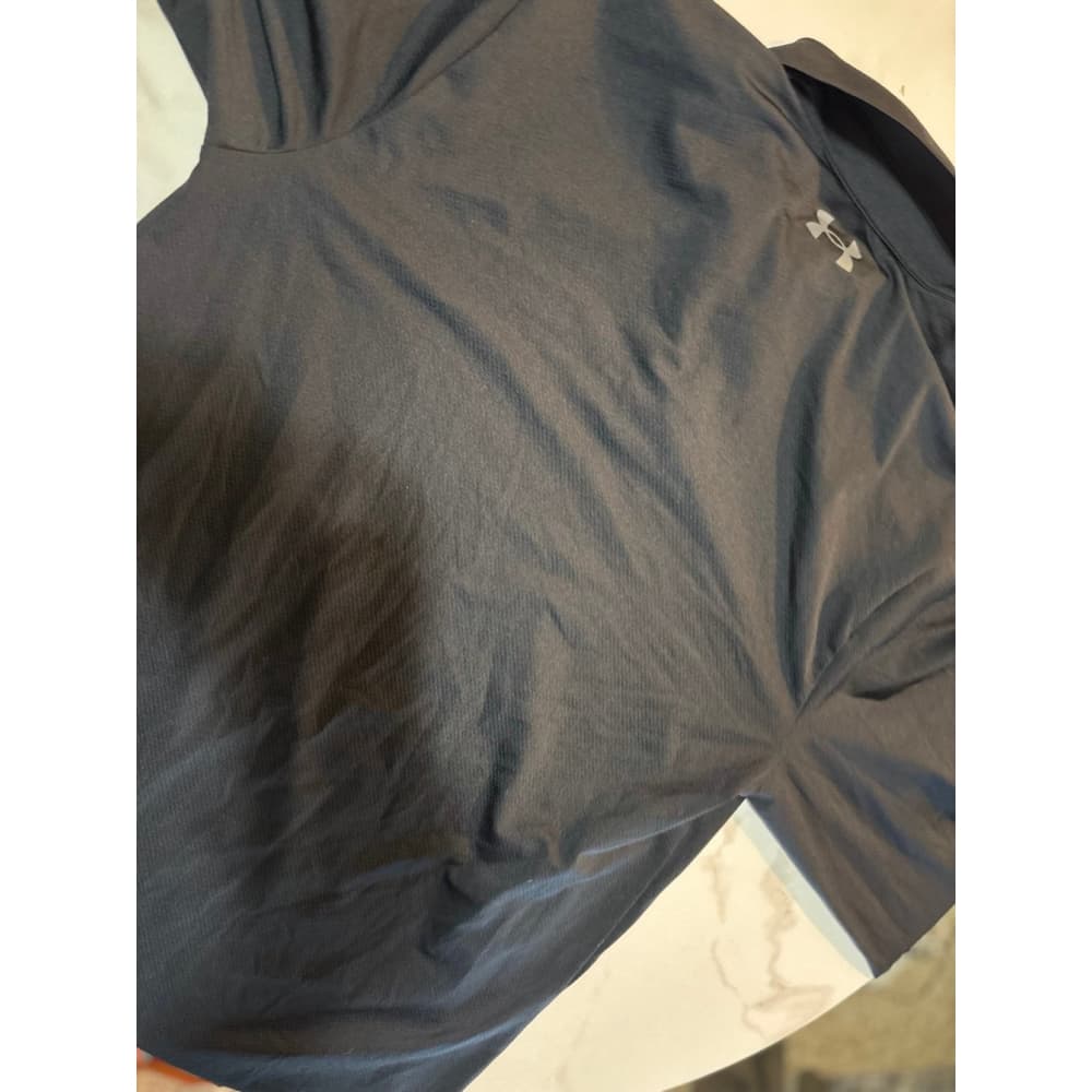 Under Armor Shirt - Thumbnail 2