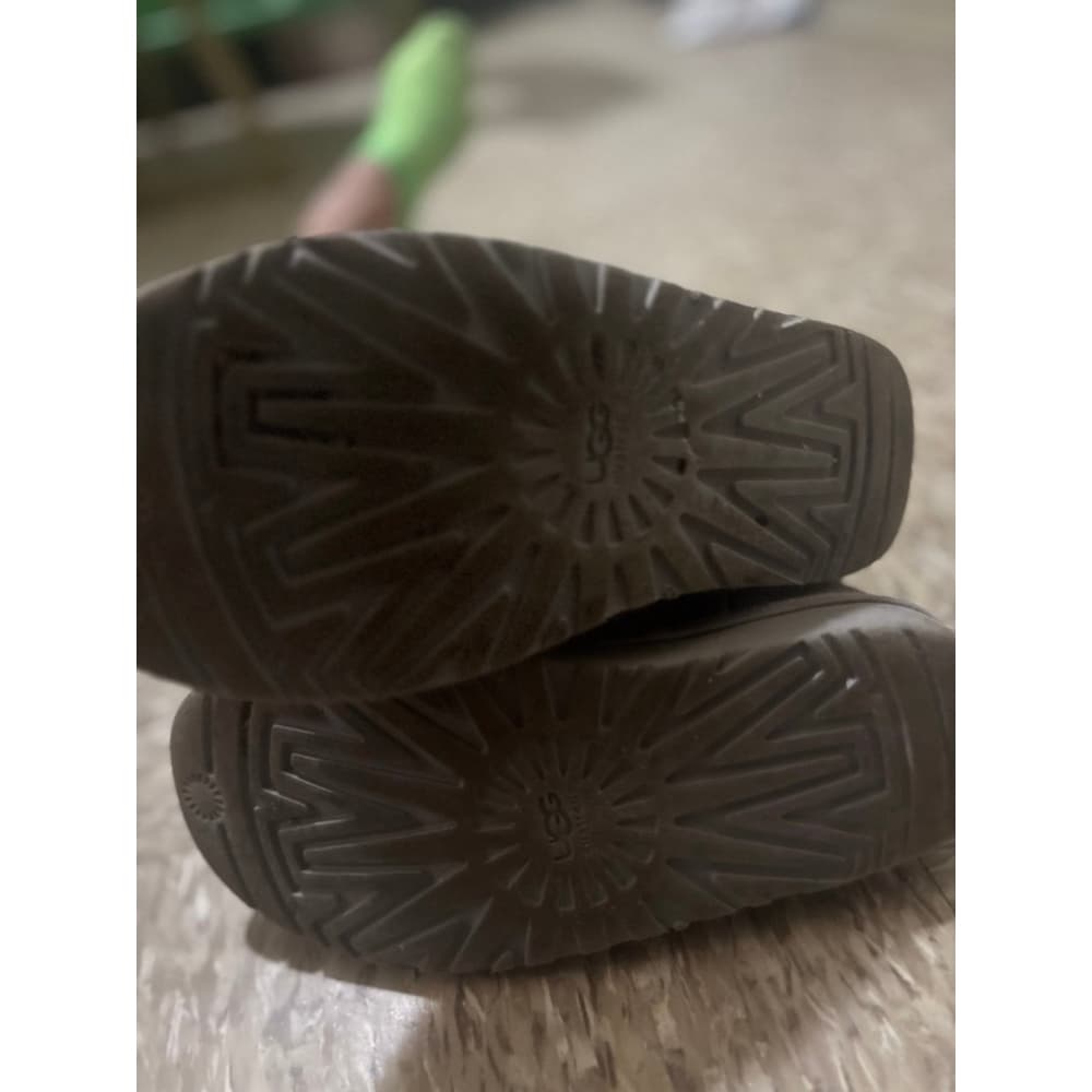 Uggs - Thumbnail 3