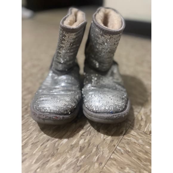 Uggs - Thumbnail 5