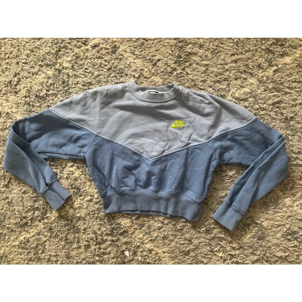 Nike sweater - Thumbnail 4