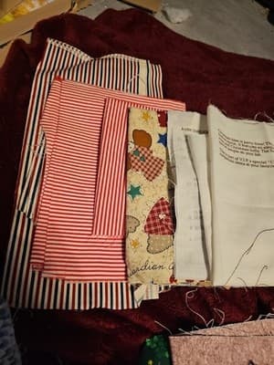 Cut Fabric Piece, Large Variety Sizes And Colors Large lot - Thumbnail 4