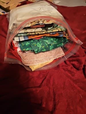 Cut Fabric Piece, Large Variety Sizes And Colors Large lot - Thumbnail 8