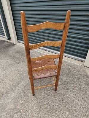 Early 20th Century Pair of Antique Early American Primitive Style Ladder Back... - Thumbnail 3