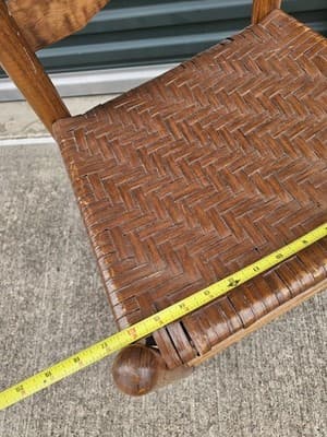 Early 20th Century Pair of Antique Early American Primitive Style Ladder Back... - Thumbnail 5
