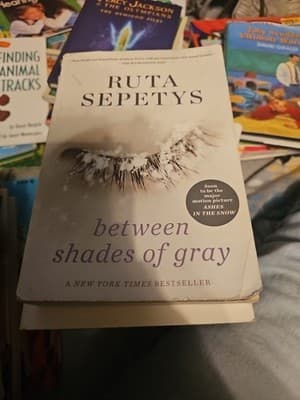 Between Shades of Gray by Ruta Sepetys Paperback Book-2011 - Thumbnail 2