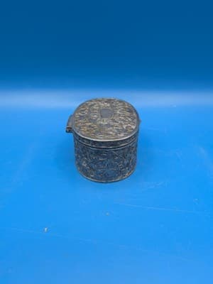 VTG ORNATE SILVERTONE OVAL FOOTED NOUVEAU LEAF HINGED TRINKET JEWELRY BOX - Thumbnail 4