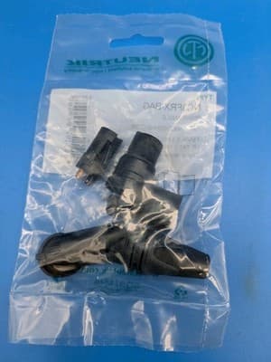 NEUTRIK NC3FRX-BAG 3-Pin Right Angle XLR Female Cable Mnt - Black/Silver - Thumbnail 2