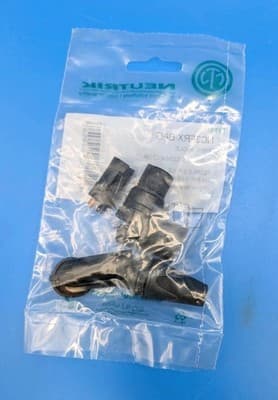 NEUTRIK NC3FRX-BAG 3-Pin Right Angle XLR Female Cable Mnt - Black/Silver - Thumbnail 3