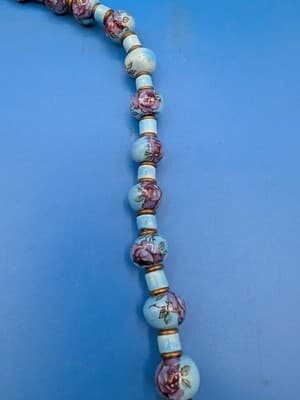 Vintage Necklace Hand Painted Sky Blue Pinkish Flower Beads Beautiful See Photos - Thumbnail 2