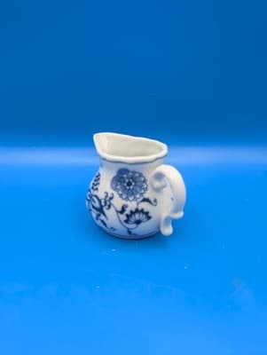 Vintage Blue Danube Onion Japan Milk & Creamer floral jug pitcher Blue and White - Thumbnail 2
