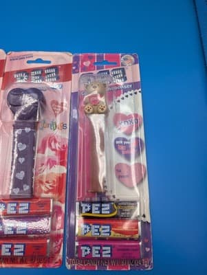 Lot of 5 Valentines Day themed Pez new NIP sealed - Thumbnail 8