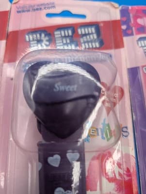 Lot of 5 Valentines Day themed Pez new NIP sealed - Thumbnail 6