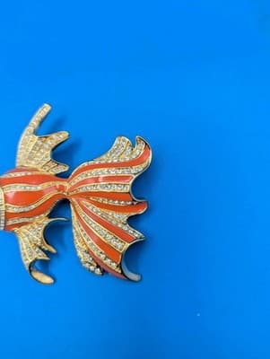 Jaqueline Kennedy Camrose & Kross Fighting Fish Brooch - Thumbnail 4