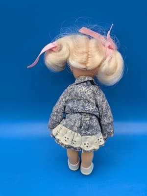 Tiara dolls Vintage 1987 Billie 7" Precious Poseable Fully Jointed by Playmates - Thumbnail 2