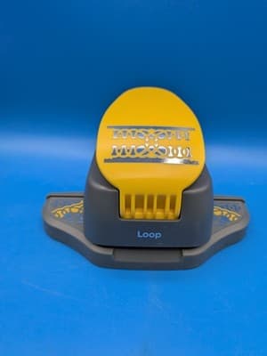 We R Memory Keepers Loop Border Punch - Two Punches In One