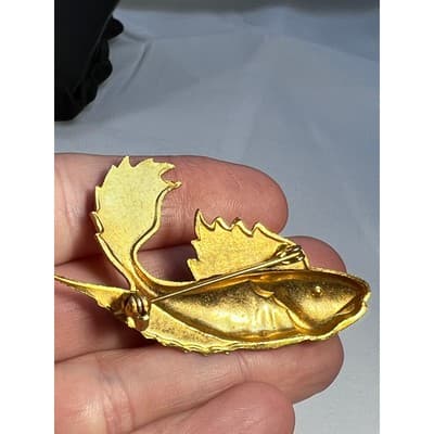 Vintage Koi FIsh Brooch Gold Tone Carp Ornate Toledo Damascene Style 2" Pin - Thumbnail 8