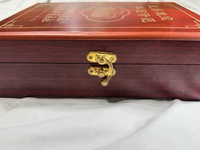 Vintage Chinese Reverse Painted Glass Crystal Snuff Bottle Wooden Case Unique - Thumbnail 4