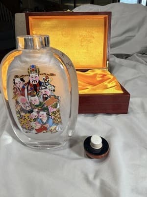 Vintage Chinese Reverse Painted Glass Crystal Snuff Bottle Wooden Case Unique - Thumbnail 18