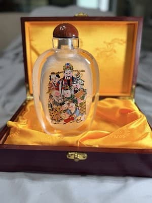 Vintage Chinese Reverse Painted Glass Crystal Snuff Bottle Wooden Case Unique