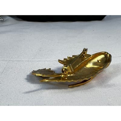 Vintage Koi FIsh Brooch Gold Tone Carp Ornate Toledo Damascene Style 2" Pin - Thumbnail 21