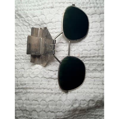 Vintage Clip-On Aviator Sunglasses Green Tinted Lenses Metal Frame Retro Rare - Thumbnail 11