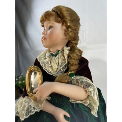 Emerald Memories by Linda Mason Victorian Fantasies Seated Porcelain Doll IOB - Thumbnail 5