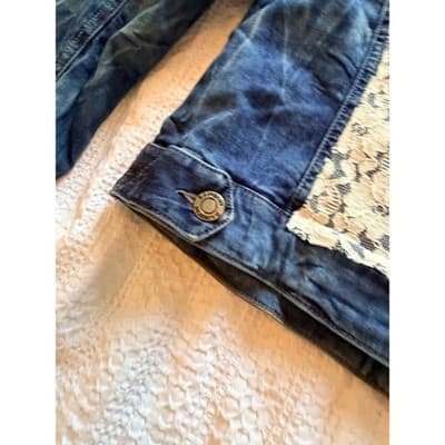 Venus Cropped Denim Jeans Jacket Lace Detail Button Up Blue Wash Size 10 EUC - Thumbnail 14