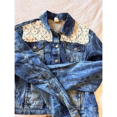 Venus Cropped Denim Jeans Jacket Lace Detail Button Up Blue Wash Size 10 EUC - Thumbnail 21