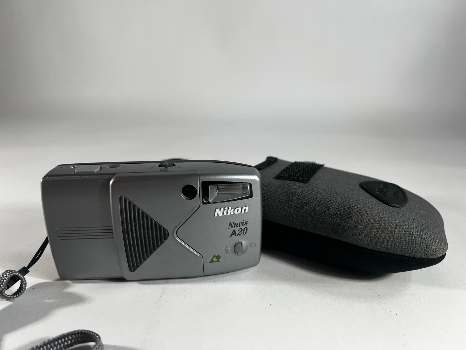 Nikon Nuvis A20 APS Point & Shoot Film Camera with Case New Oldsmobile - Thumbnail 5