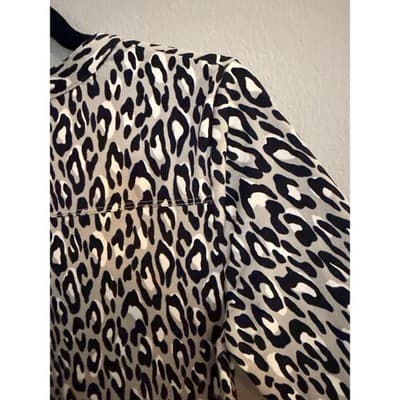 Dana Buchman Leopard Print Women’s Small Button Front Long Sleeve Top EUC - Thumbnail 11
