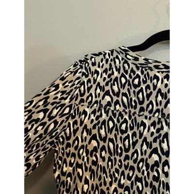 Dana Buchman Leopard Print Women’s Small Button Front Long Sleeve Top EUC - Thumbnail 12